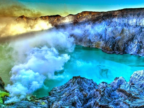 Ngọn núi lửa chứa hồ nước 'tử thần' giết chết mọi sinh vật