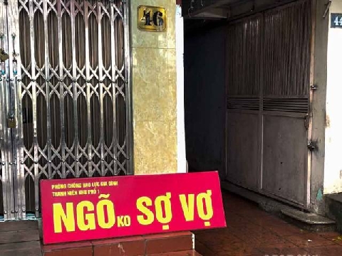 Tấm biển 'ngõ ko sợ vợ' ở Hà Nội bị gỡ sau khi gây sốt mạng xã hội