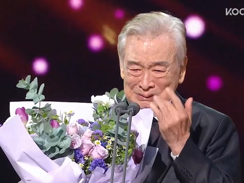 Hình ảnh xúc động cuối cùng của ông nội quốc dân Lee Soon Jae trước khi qua đời