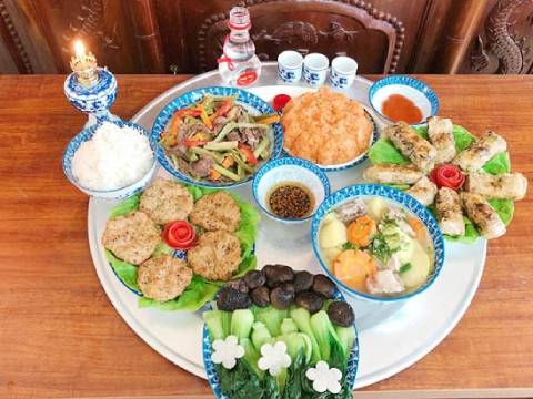 Có nơi cúng cơm CHO NGƯỜI MỚI MẤT tới 100 ngày, có nơi cúng 7 ngày - Vậy cúng thế nào thì đúng?